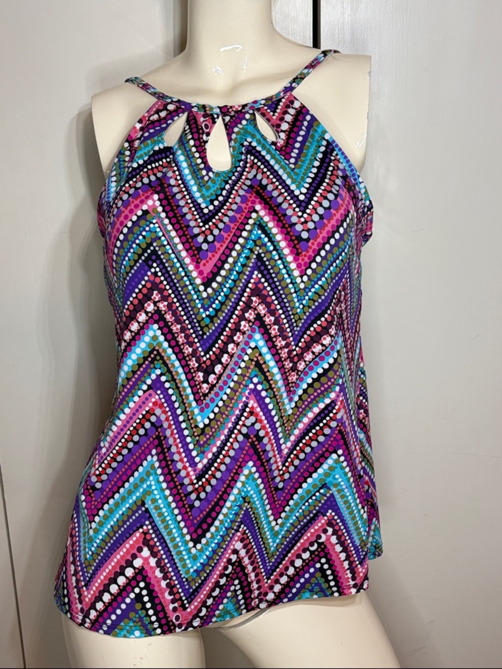 St. John's Bay Multi-Color Chevron Keyhole Halter Tankini Top Sz 16